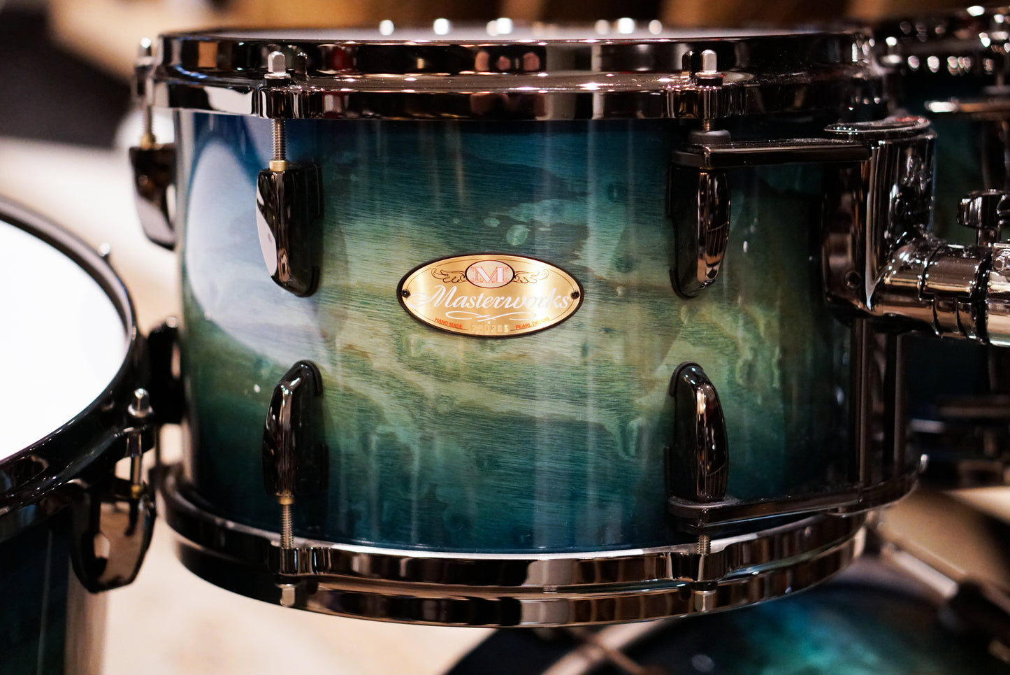 Pearl 10/12/14/16/20" Masterworks Drum Set - Scuba Blue Tamo Ash