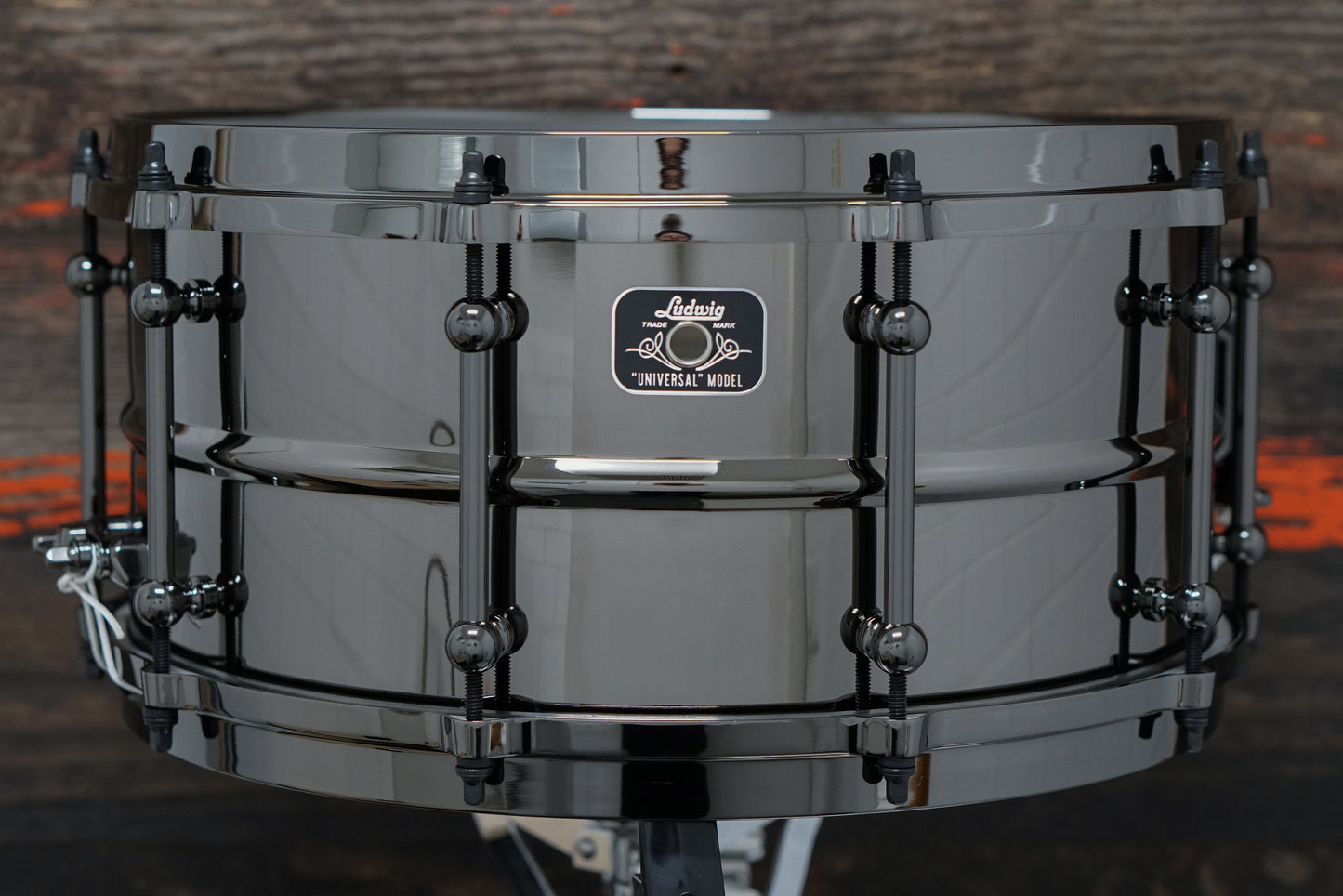 Ludwig 6.5x14" Universal "Back To Black" Brass Snare Drum - LU6514