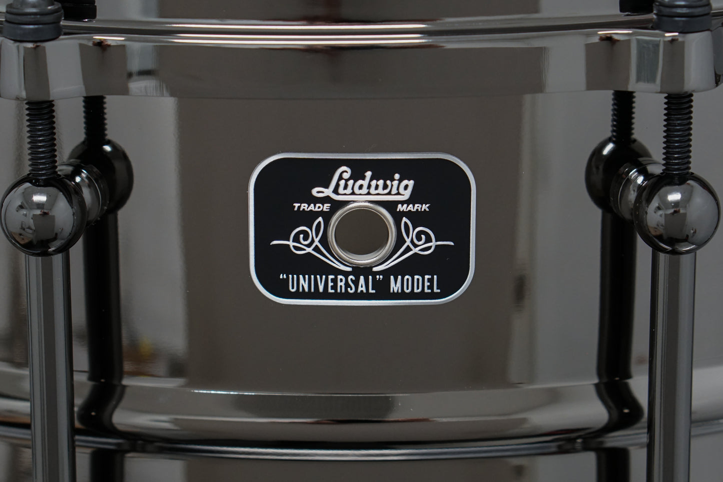 Ludwig 6.5x14" Universal "Back To Black" Brass Snare Drum - LU6514