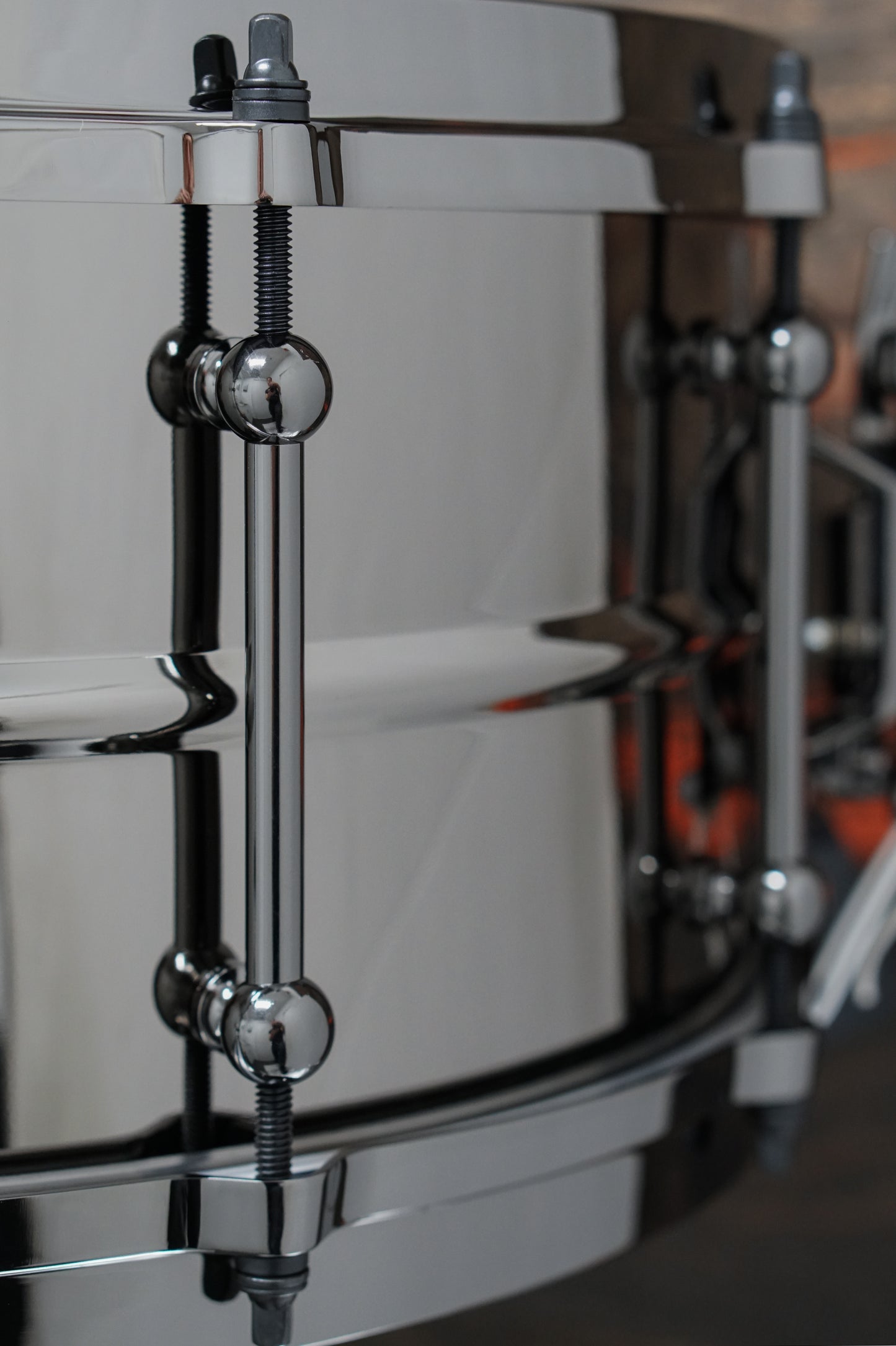 Ludwig 6.5x14" Universal "Back To Black" Brass Snare Drum - LU6514