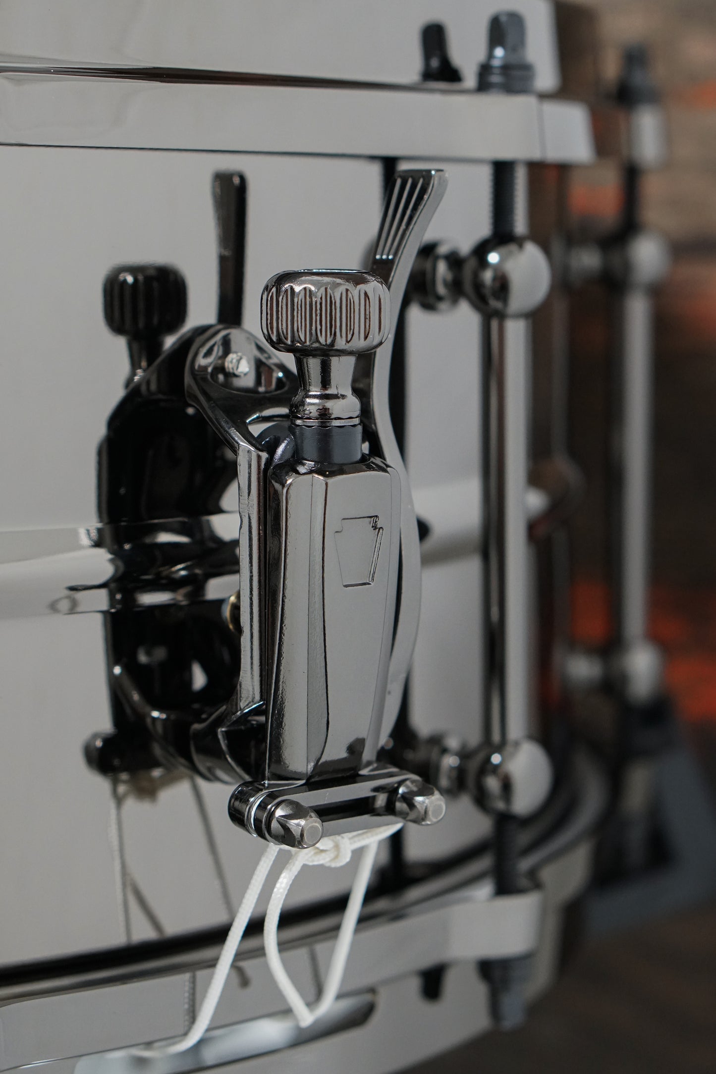 Ludwig 6.5x14" Universal "Back To Black" Brass Snare Drum - LU6514