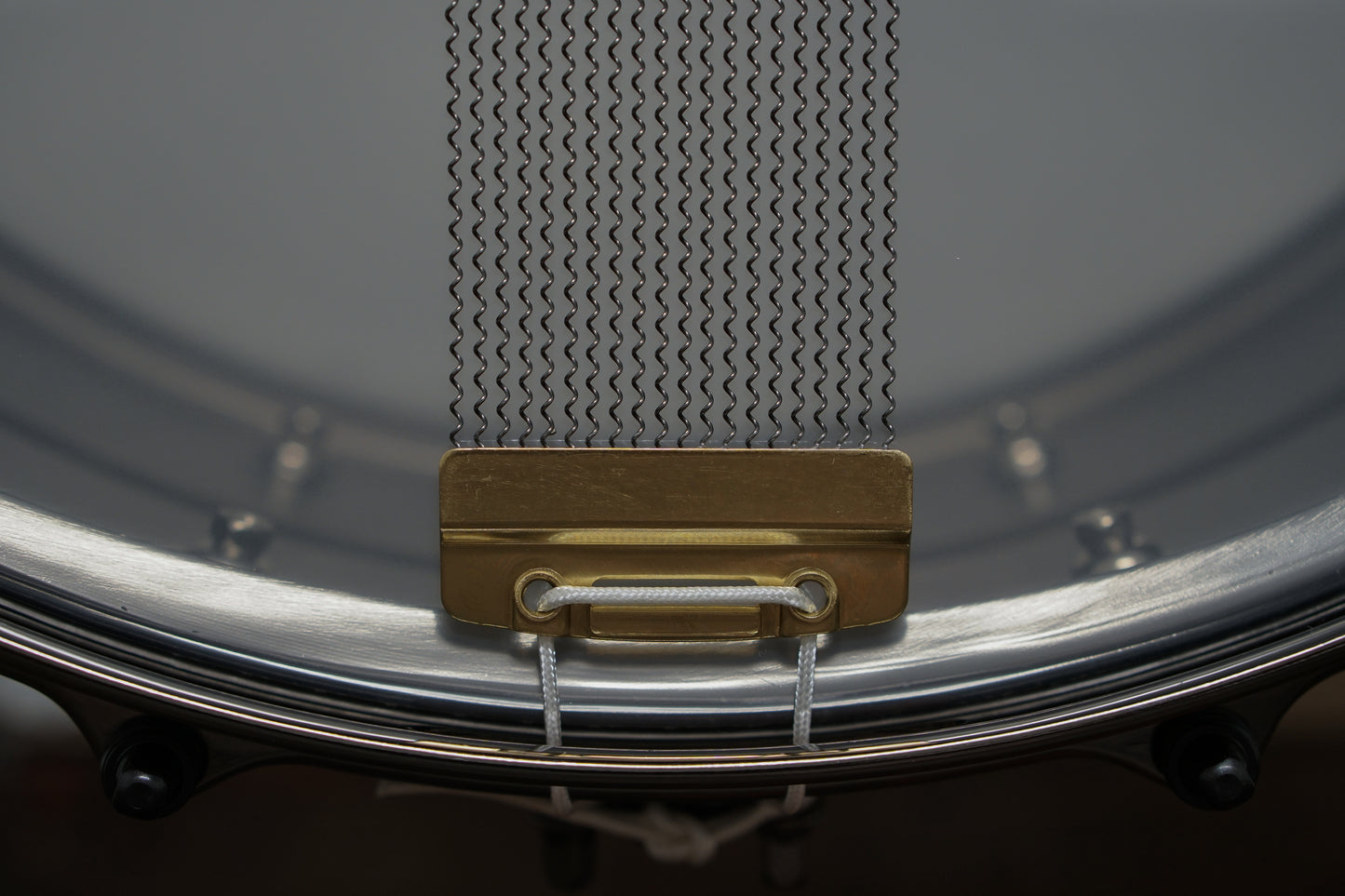 Ludwig 6.5x14" Universal "Back To Black" Brass Snare Drum - LU6514