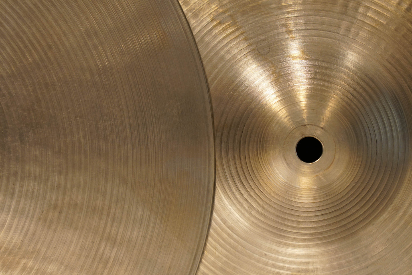 Zildjian 14" Avedis New Beat Hi-Hat Cymbals - 914/1354g