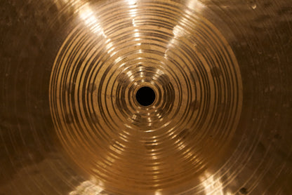 Paiste 22" Signature Traditionals Light Ride Cymbal - 2496g