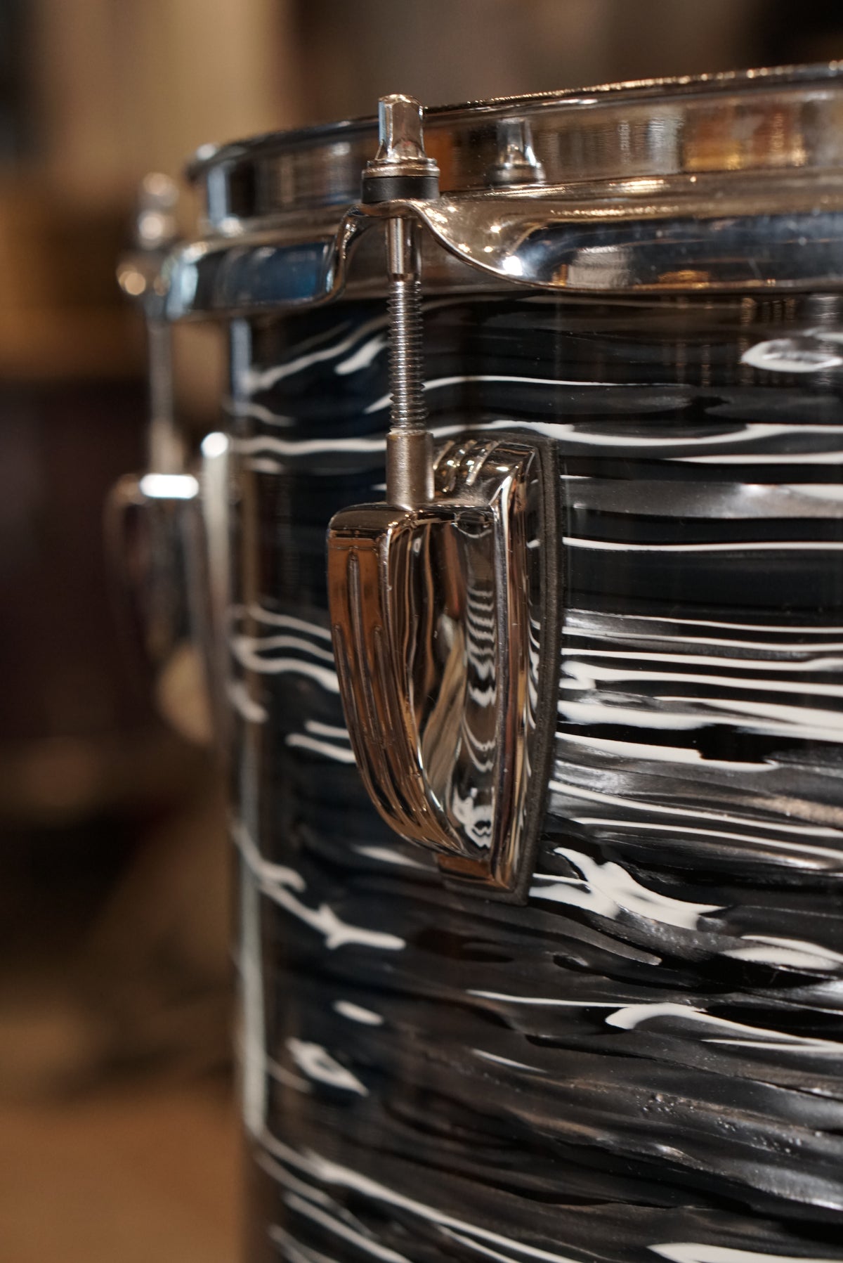 Ludwig 12/13/16/22" Classic Maple Drum Set - Vintage Black Oyster