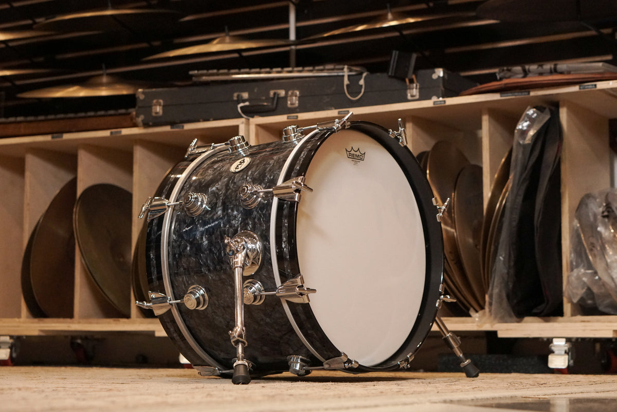 DW 12x18" Collector's Series Bass Drum - Black Diamond Pearl
